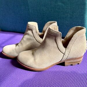 SOREL Cream Suede Ankle Booties
